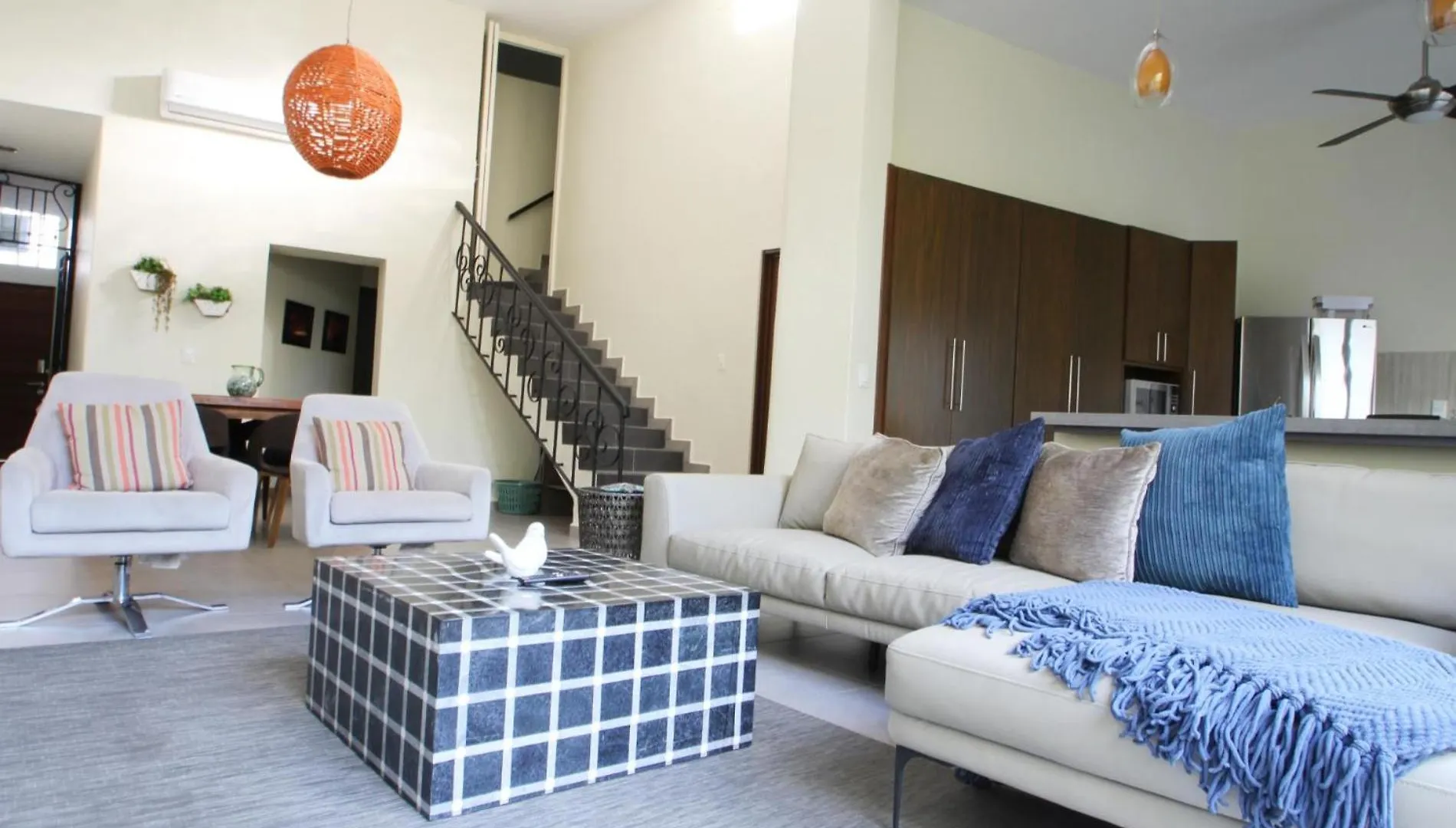 Stylish Home with Roof-Top Patio - Historic Centre 马萨特兰