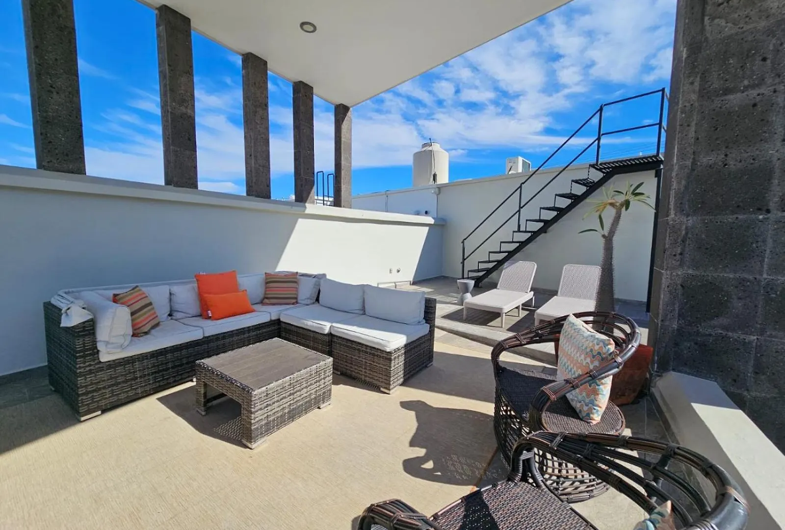 Stylish Home with Roof-Top Patio - Historic Centre 马萨特兰 0*,  墨西哥